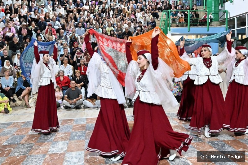 Fethiye’de 17. Uluslararası Halk Dansları ve Müzik Festivali Coşkusu